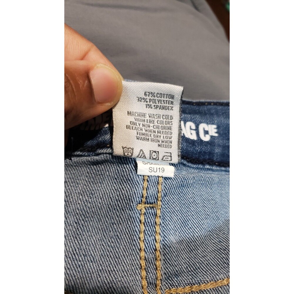 American Rag Cie Womens mid-rise ripped blue jean shorts, 2" inseam, size 11 - Picture 4 of 5